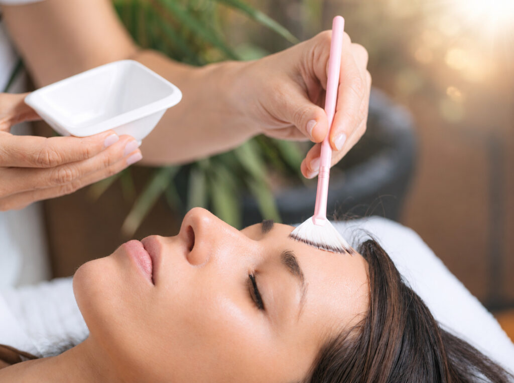 Fruchtsäurepeeling Behandlung